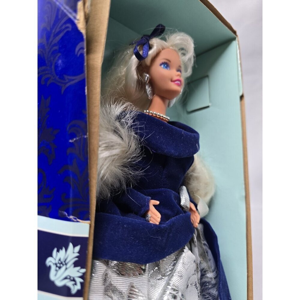 Mattel Avon Exclusive Special Edition Winter Velvet Barbie 1995 - Picture 2 of 9